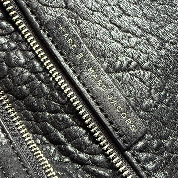Marc by Marc Jacobs Black Shoulder Bag with Silver Zipper Details - Picture 5 of 7
